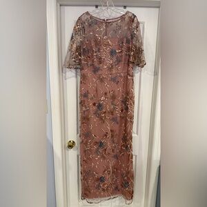 JS COLLECTIONS  DAPHNE FLUTTER COLUMN GOWN, Size 14